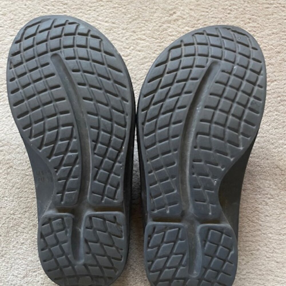 OOFOS Sandals - Picture 3 of 5